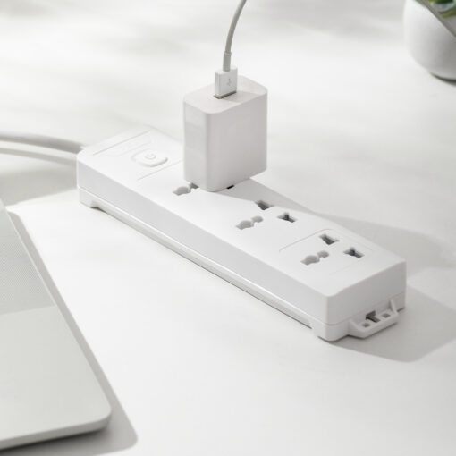 Ổ cắm điện Deli ET401 - Chịu nhiệt chống cháy an toàn cho bé