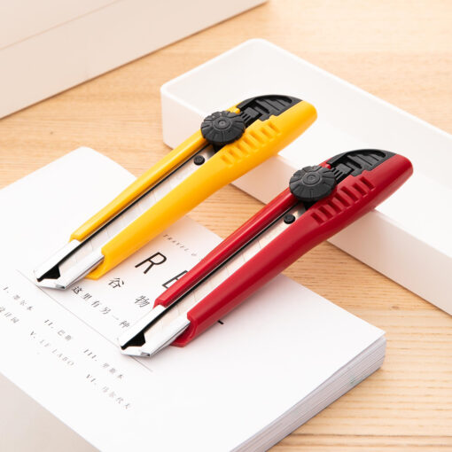 Dao rọc giấy Deli E2043 - Lưỡi dao thép SK5 siêu bén cắt ngọt mọi vật liệu