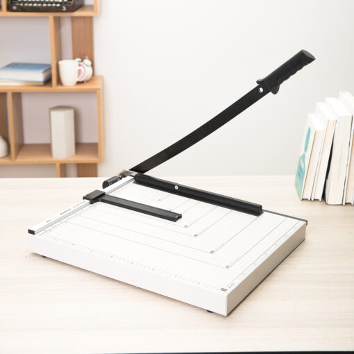 Bàn cắt giấy Deli E8012 - Lưỡi dao an toàn cắt chính xác nhiều tờ cùng lúc